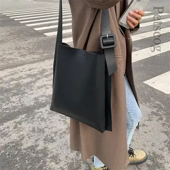 Есенни тенденция чанта през рамо 2022 за жени, по-голямата голям квадратна чанта-тоут от мека изкуствена кожа, луксозна марка дизайнерски дамски чанти-месинджър