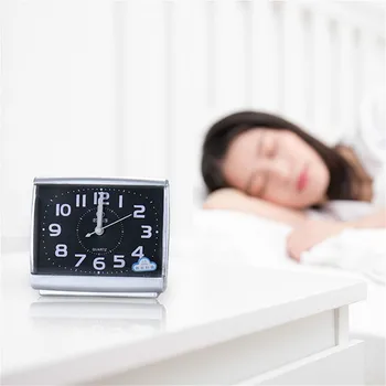 Модерен квадратен alarm clock, малка странична масичка, пътен часовник с аларма, Безшумен размашистый Малък цифров изчистен, лесен за разчитане