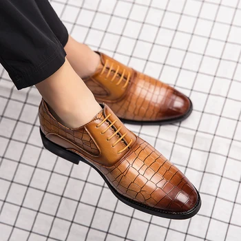 2020 Мъжки модел обувки Джентльменского стил в британския бизнес стил, Кожени обувки за сватба Paty, Мъжки кожени Oxfords На равна подметка, Официалната обувки Zapatoe Hombre